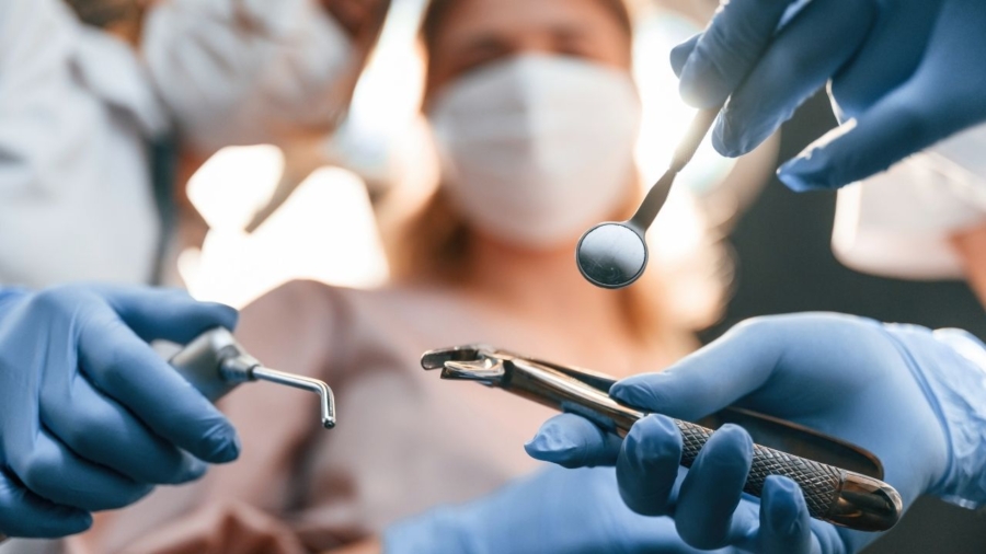 Jakie są objawy chorego zęba?